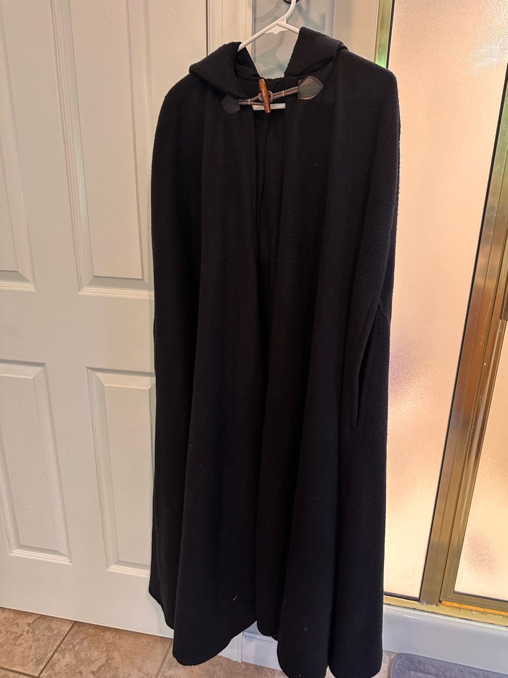 Black Fleece Hooded Women's Cape